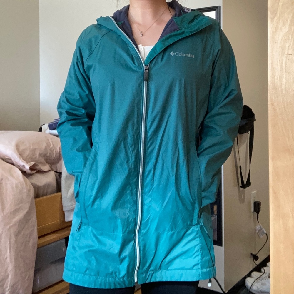 Columbia women’s hooded rain jacket